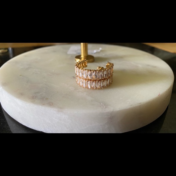 MAKE ME AND OFFER Gold Luxury Zircon Rectangle Shape Hoops - Picture 4 of 5